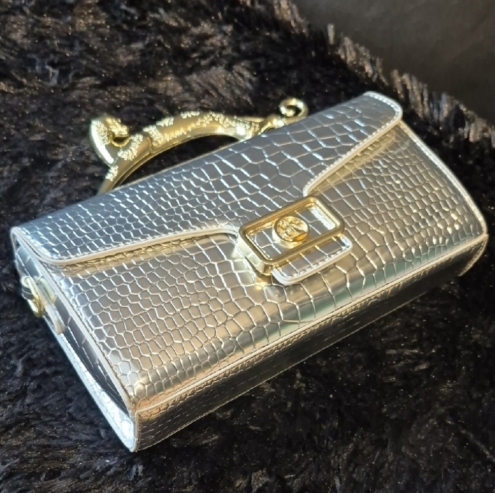 Chic Silver Crocodile Embossed Clutch with Gold Leopard Handle - Picture 7 of 17